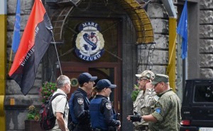Темный подвал для Порошенко. Армия Украины и «Правый сектор» готовы к мятежу