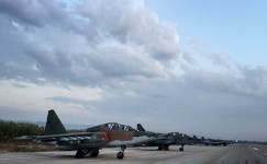 Российские самолеты Су-25 на аэродроме около Латакии. 1 октября 2015 года