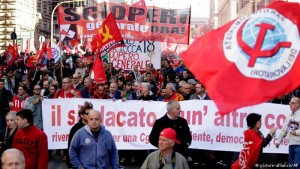 Сотни тысяч человек вышли на акцию протеста против безработицы в Риме