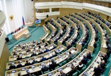 Совет Федерации принял законы о фейковых новостях и неуважении к власти